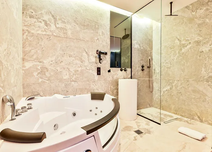 Wonderful Private - 2p - Chatelet Lägenhet *